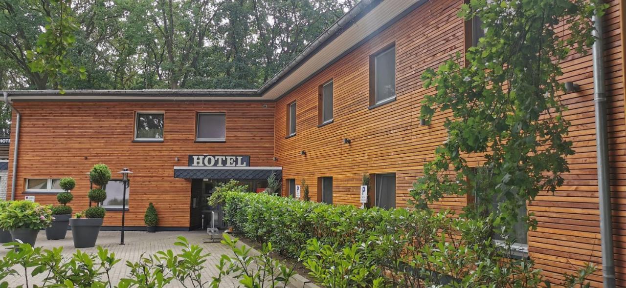 Hotel Am Springhorstsee Grossburgwedel Exterior photo