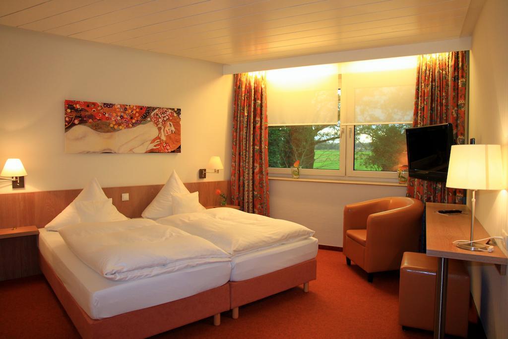 Hotel Am Springhorstsee Grossburgwedel Room photo